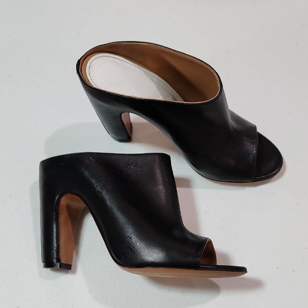 Maison Margiela Open Toe Curved Heel Leather Mules  37